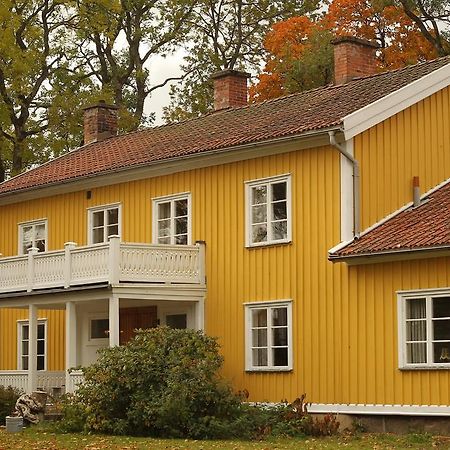 Hallebergs Bed&Breakfast Скара Екстериор снимка