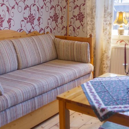 Hallebergs Bed&Breakfast Скара Екстериор снимка