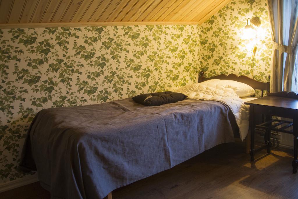Hallebergs Bed&Breakfast Скара Екстериор снимка