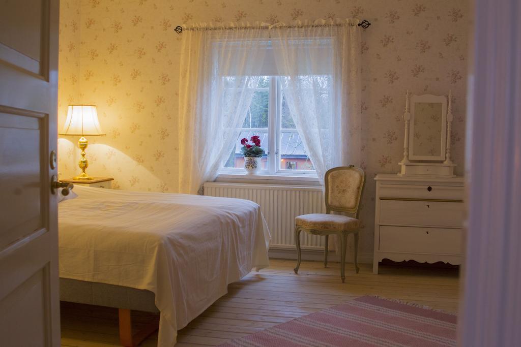Hallebergs Bed&Breakfast Скара Стая снимка