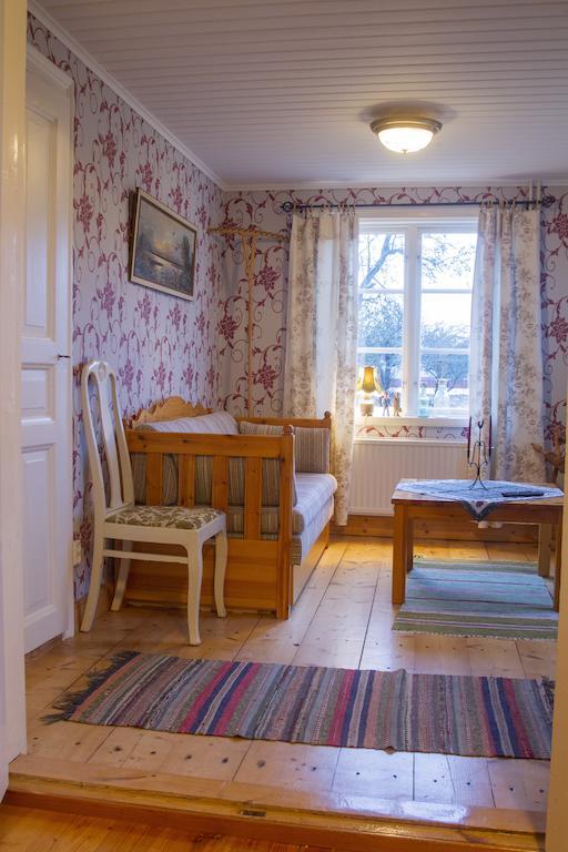 Hallebergs Bed&Breakfast Скара Екстериор снимка