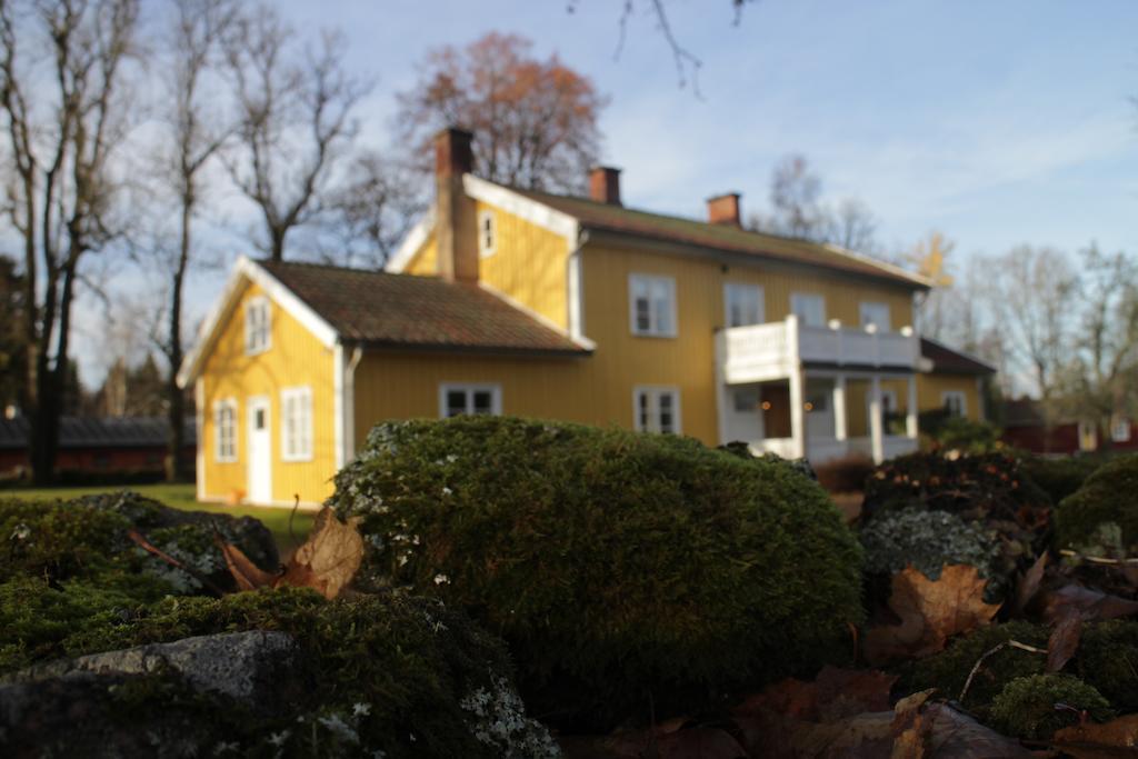 Hallebergs Bed&Breakfast Скара Екстериор снимка