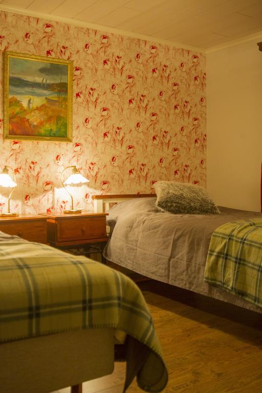 Hallebergs Bed&Breakfast Скара Стая снимка