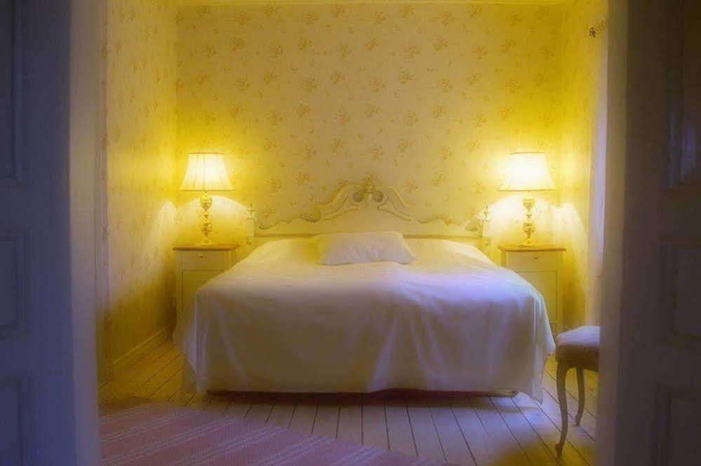 Hallebergs Bed&Breakfast Скара Екстериор снимка